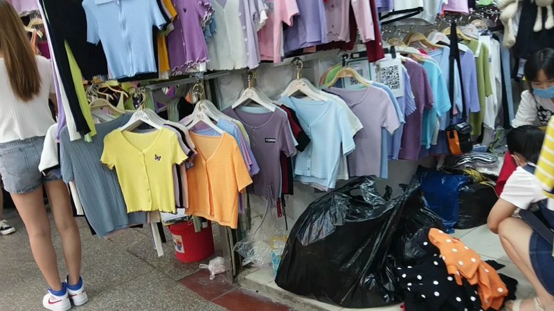 品牌折扣店:时尚与经济的双赢选择